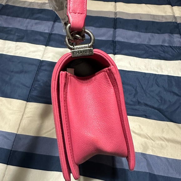 Chanel Le boy bag in nice pink color and gun metal hardware. - Picture 7 of 15